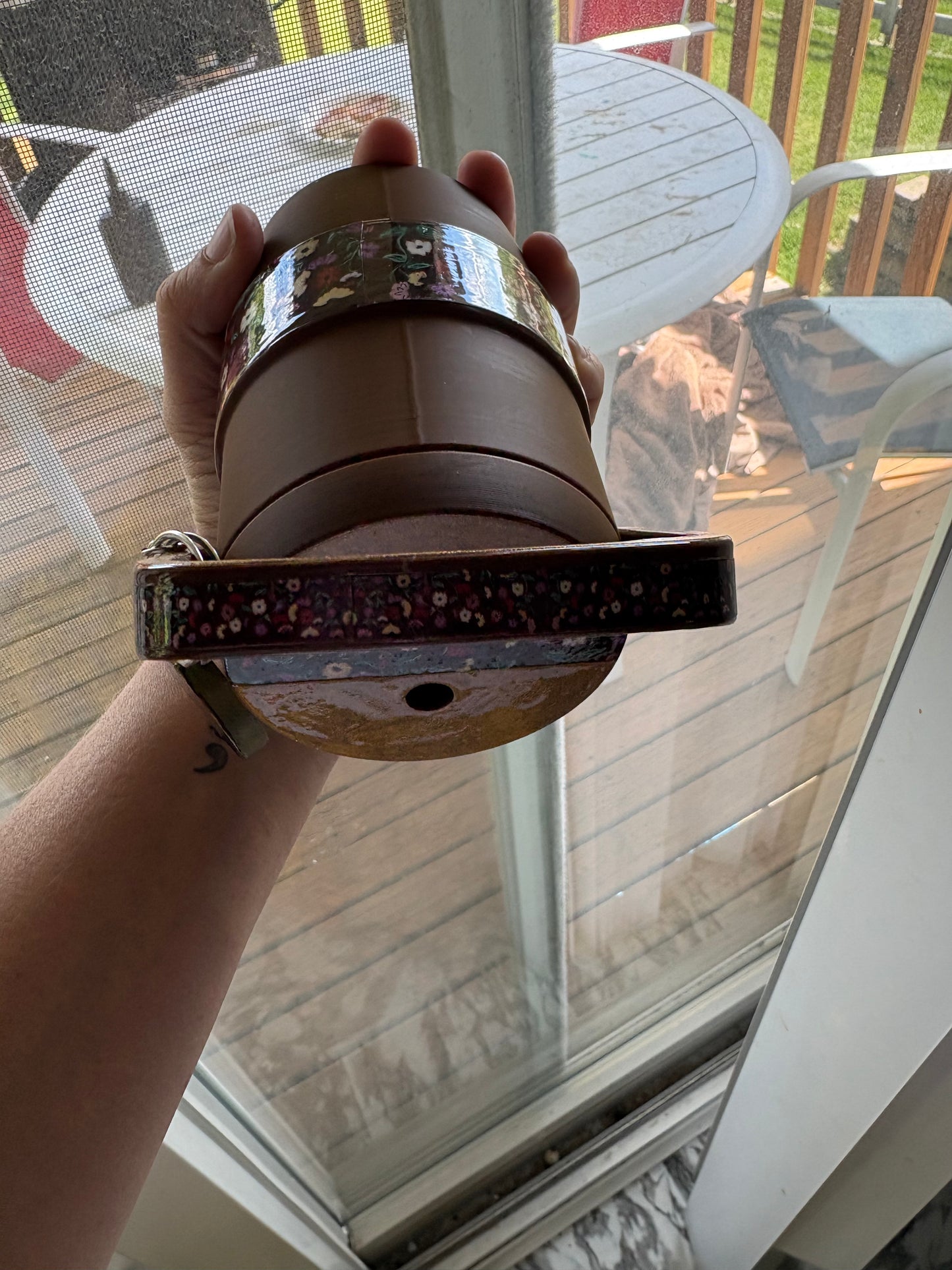 Viral can holder -Taylor designs