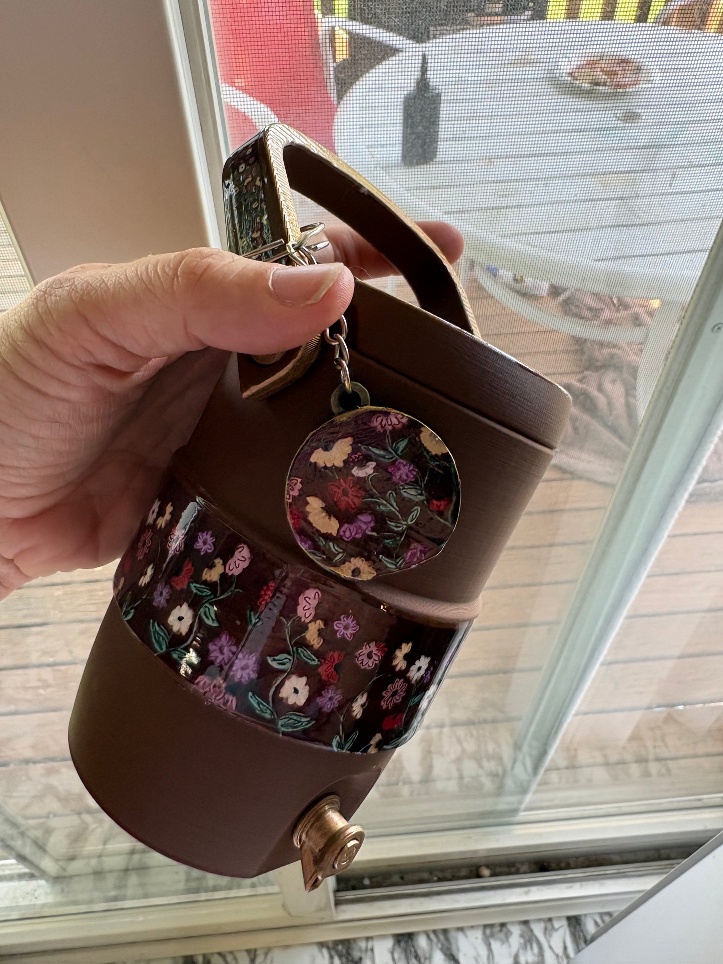 Viral can holder -Taylor designs
