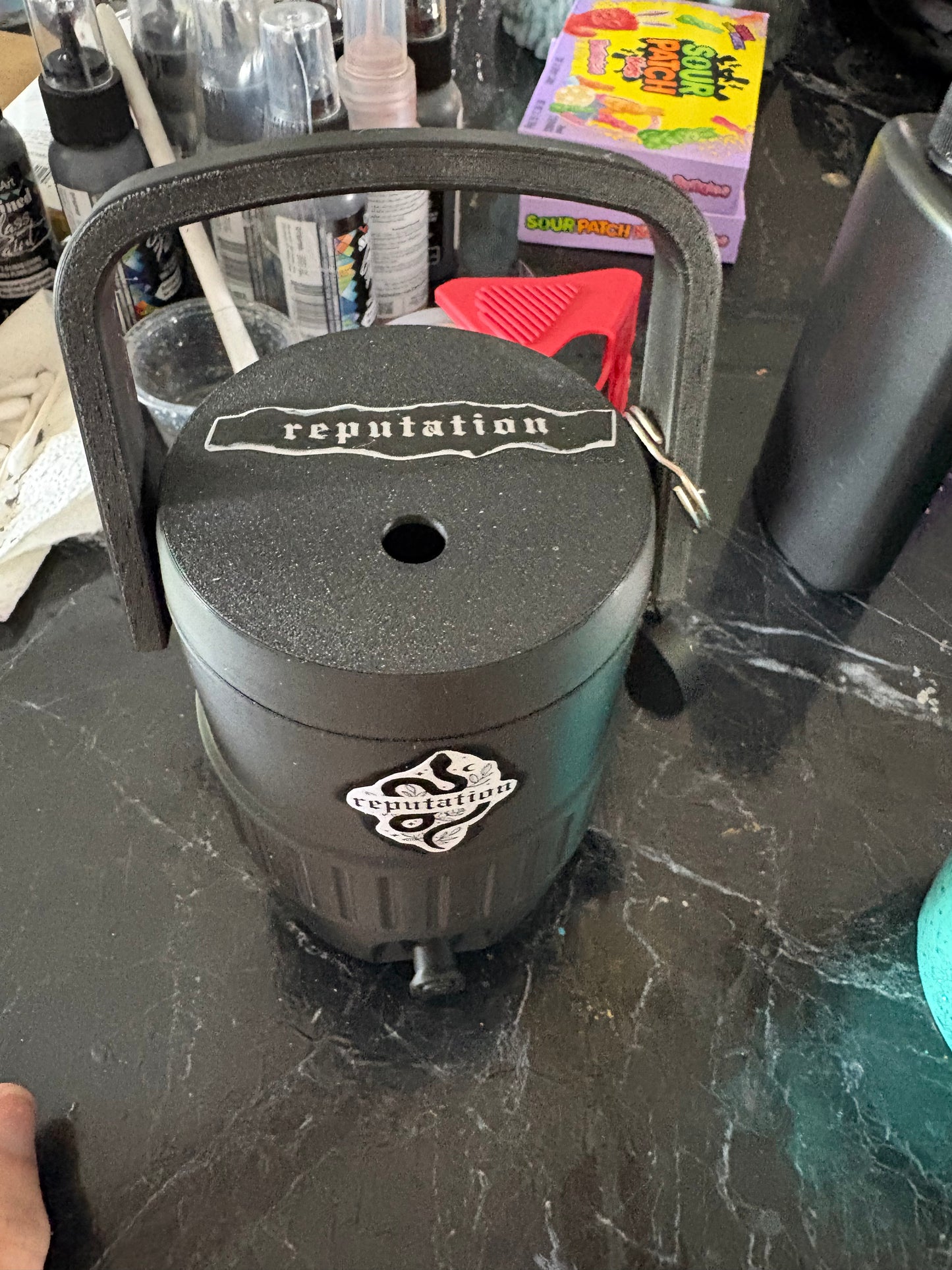 Viral can holder -Taylor designs