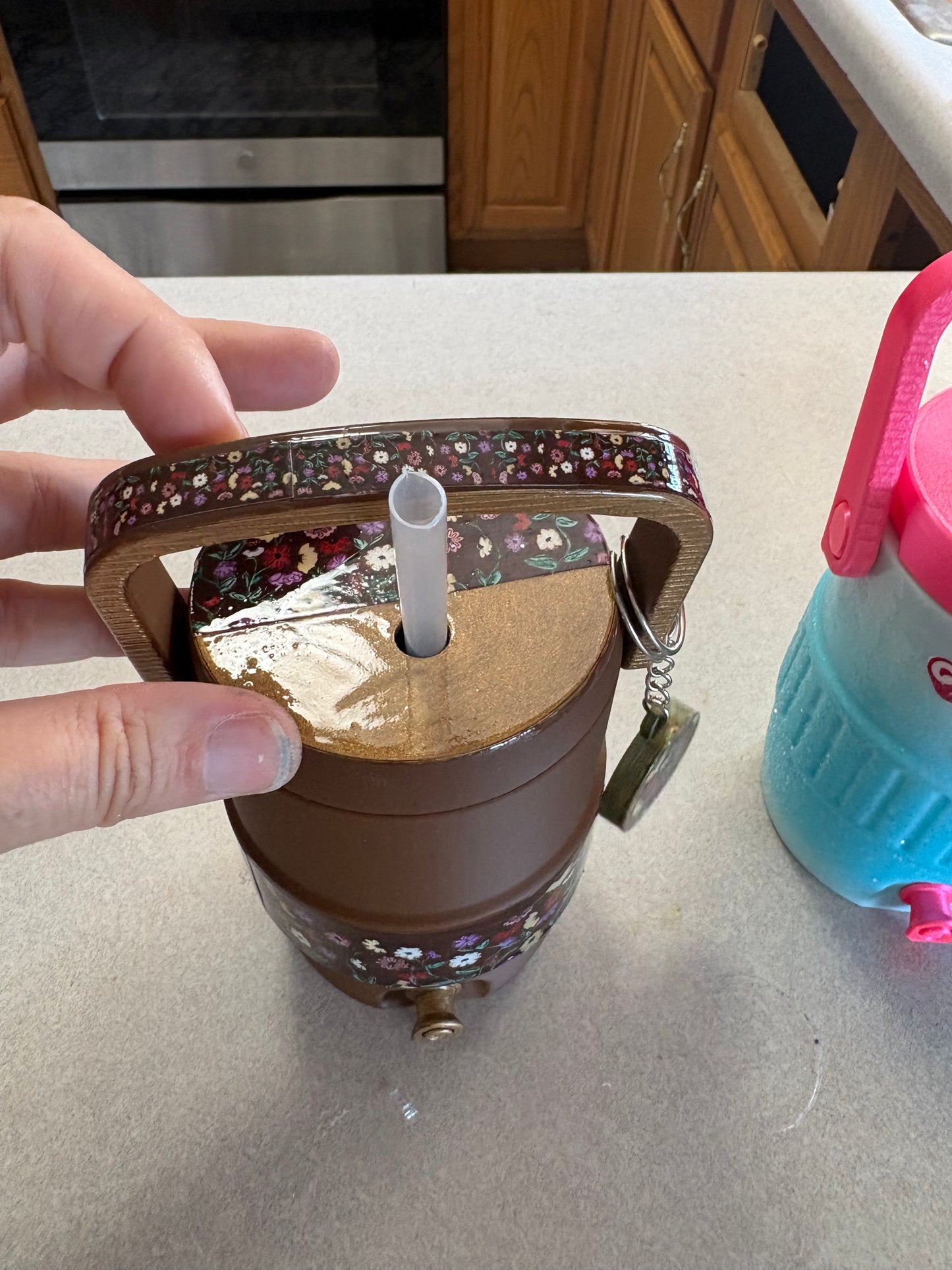 Viral can holder -Taylor designs