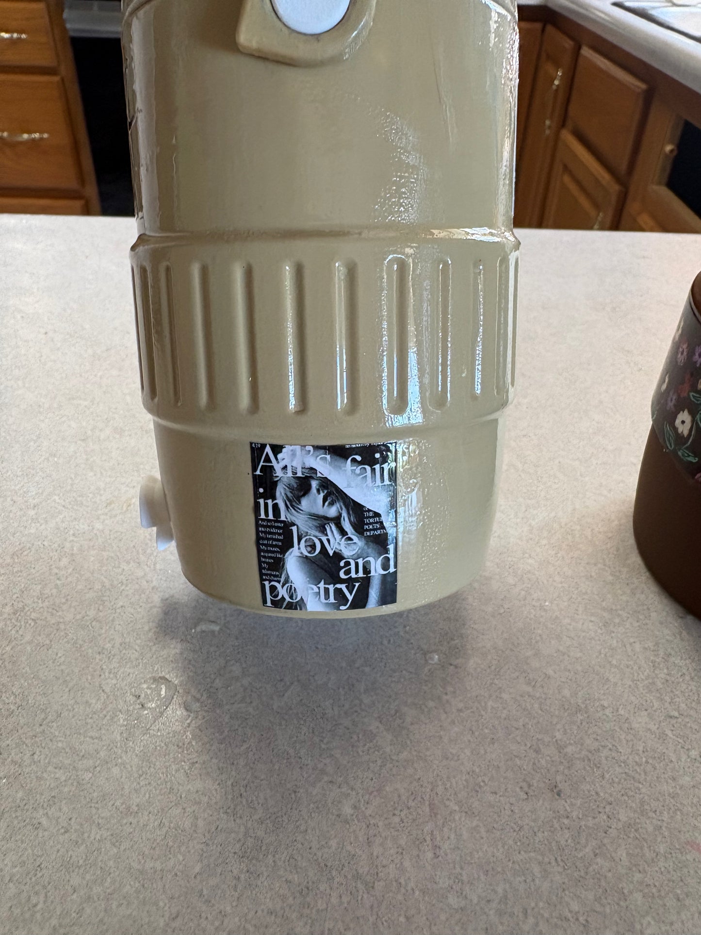 Viral can holder -Taylor designs